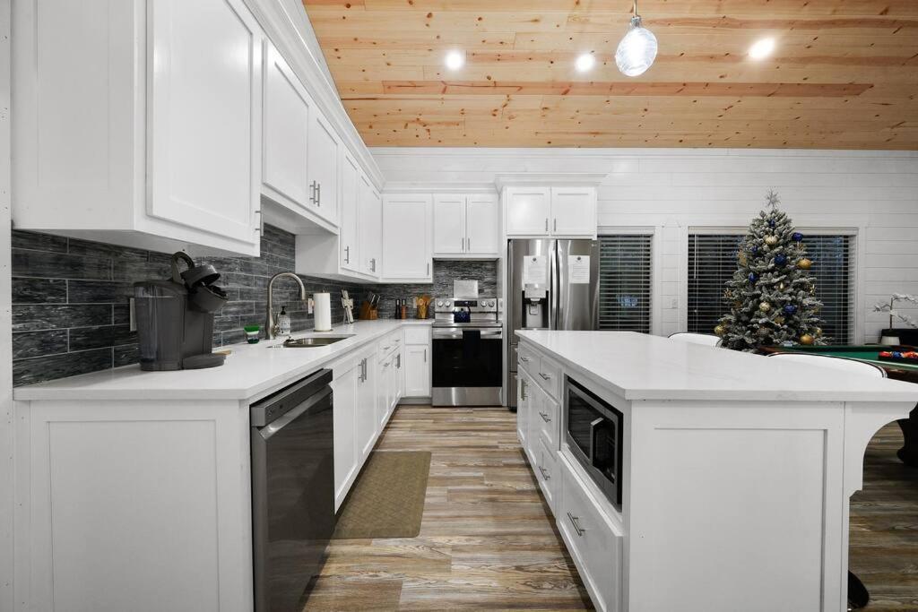 Diamond Cabin W/ Jet Shower & Secluded Back Deck! Броукън Боу Екстериор снимка