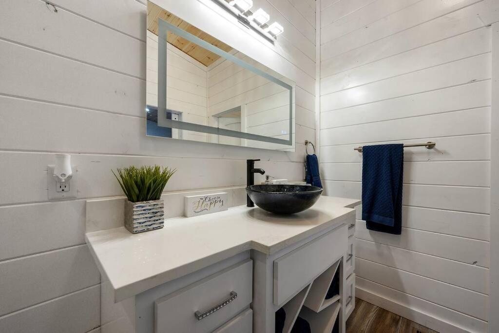 Diamond Cabin W/ Jet Shower & Secluded Back Deck! Броукън Боу Екстериор снимка