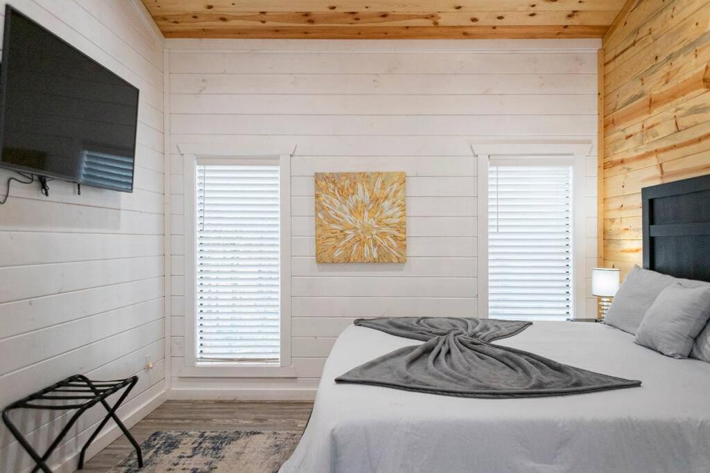 Diamond Cabin W/ Jet Shower & Secluded Back Deck! Броукън Боу Екстериор снимка